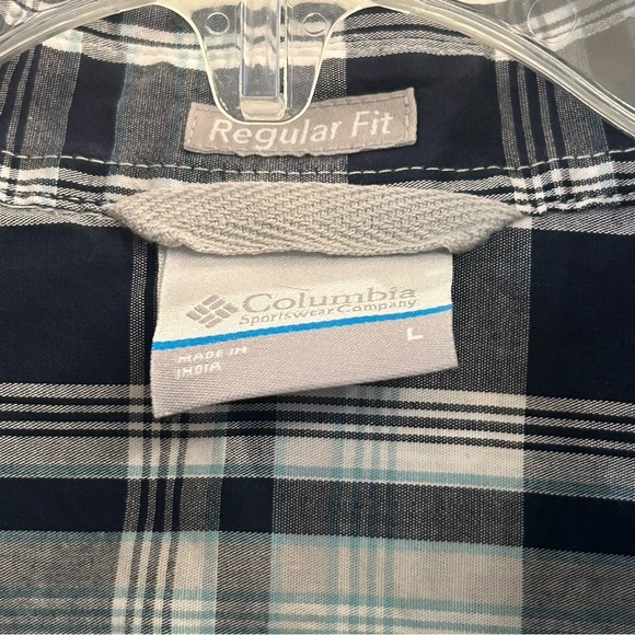 Men's Columbia Short Sleeved Blue Plaid Button Down Shirt Large - Picture 6 of 8